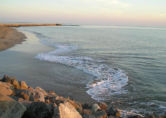 Maison Rouge Le Ponant Hébergement de vacances
