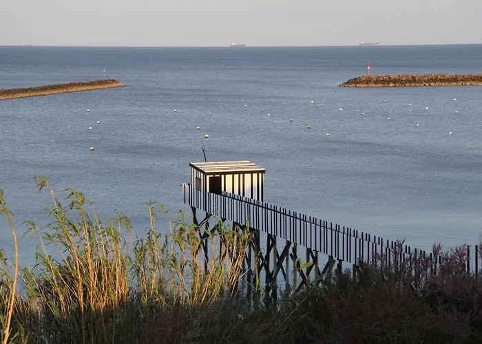 Maison Rouge Le Ponant Hébergement de vacances